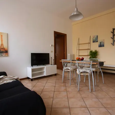 Shakira Apartamento Parma