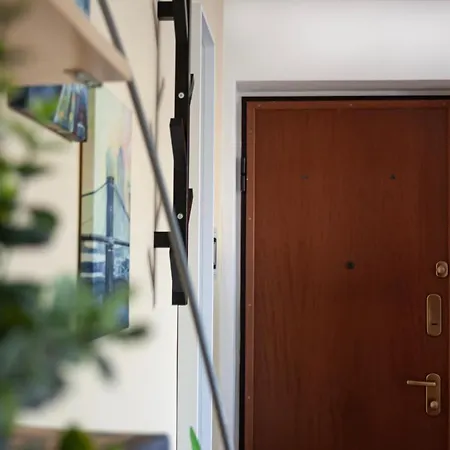 Shakira Apartamento Parma