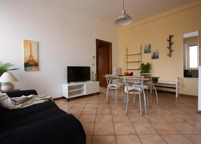 Shakira Apartament Parma